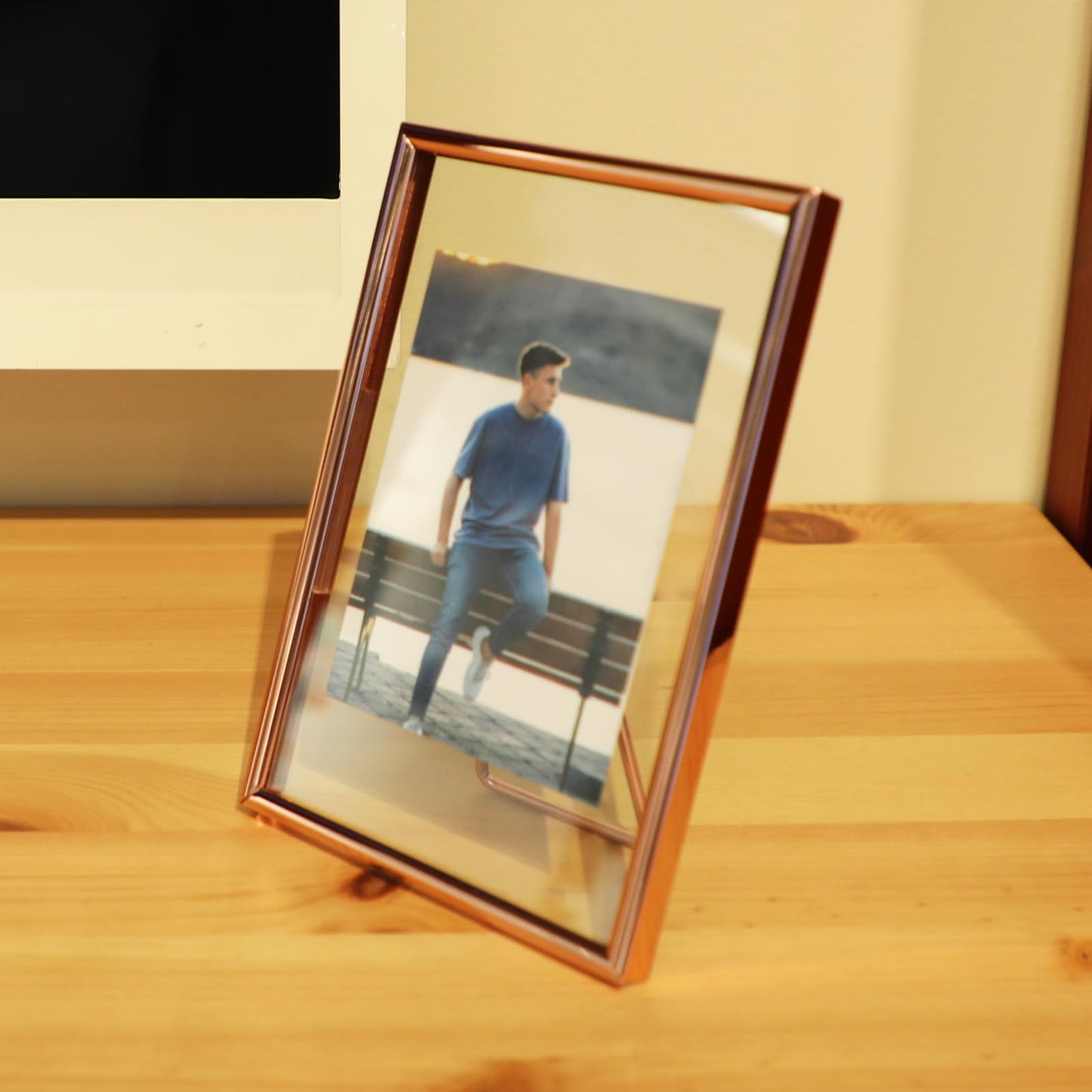 Gold Floating Frame Tabletop Shelf Photo Frames